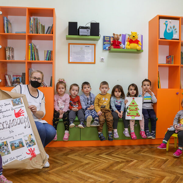 DONACIJA FONDACIJE PRINCEZE KATARINE - BIBLIOTEKA SA KNJIGAMA ZA BEOGRADSKI VRTIĆ