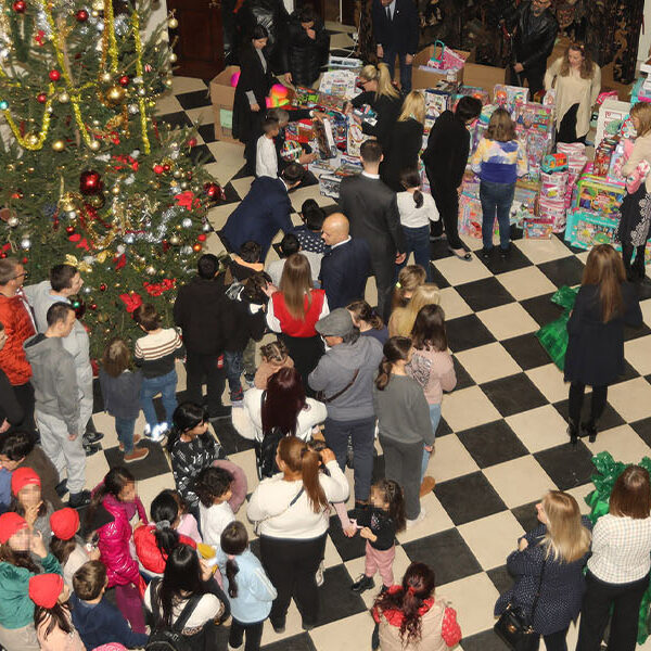 CROWN PRINCESS KATHERINE’S CHRISTMAS RECEPTIONS REJOICE MORE THAN 1,000 CHILDREN